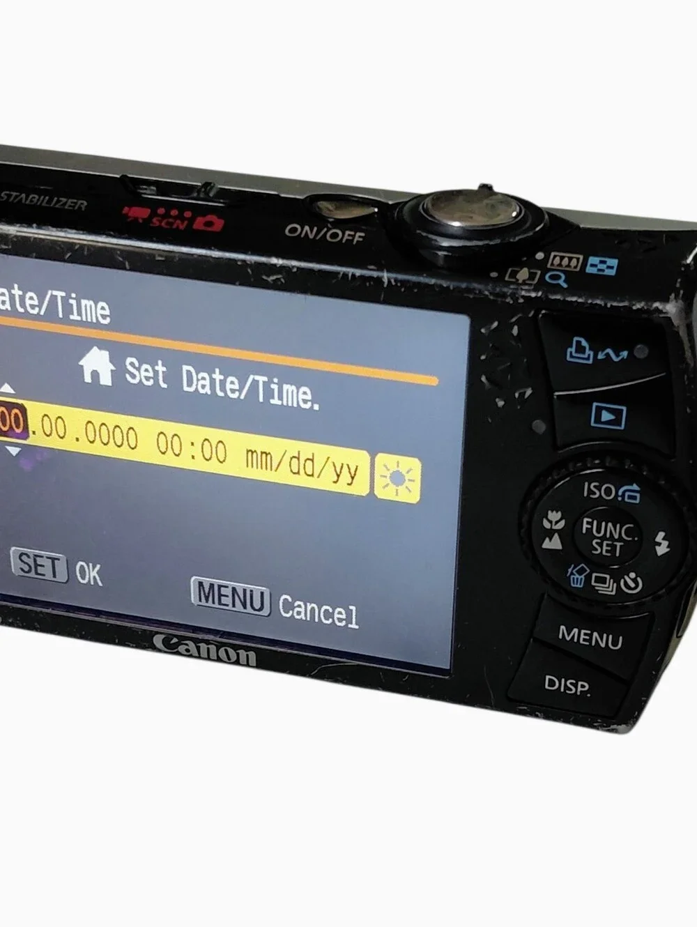 Canon PowerShot SD880 IS 10MP Digital Camera w/Battery, Charger, ETC LCD Spot